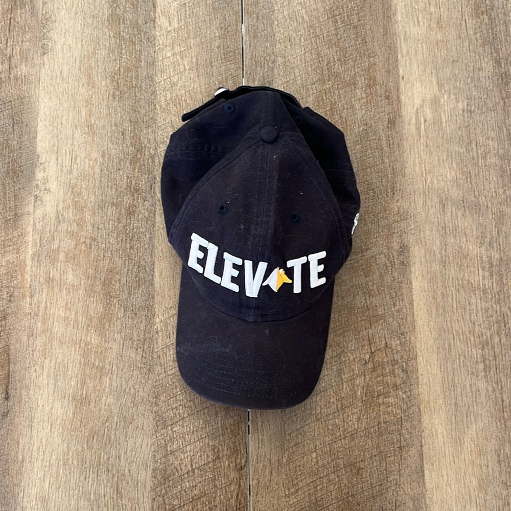 New era, elevate hat used cloth clasp back
